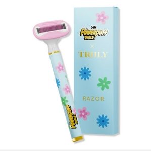 TRULY POWERPUFF GIRLS SUPER SHAVER RAZOR.